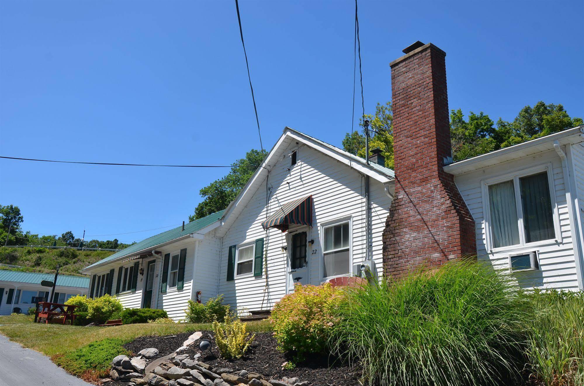 Lake View Motel Cooperstown Exterior photo